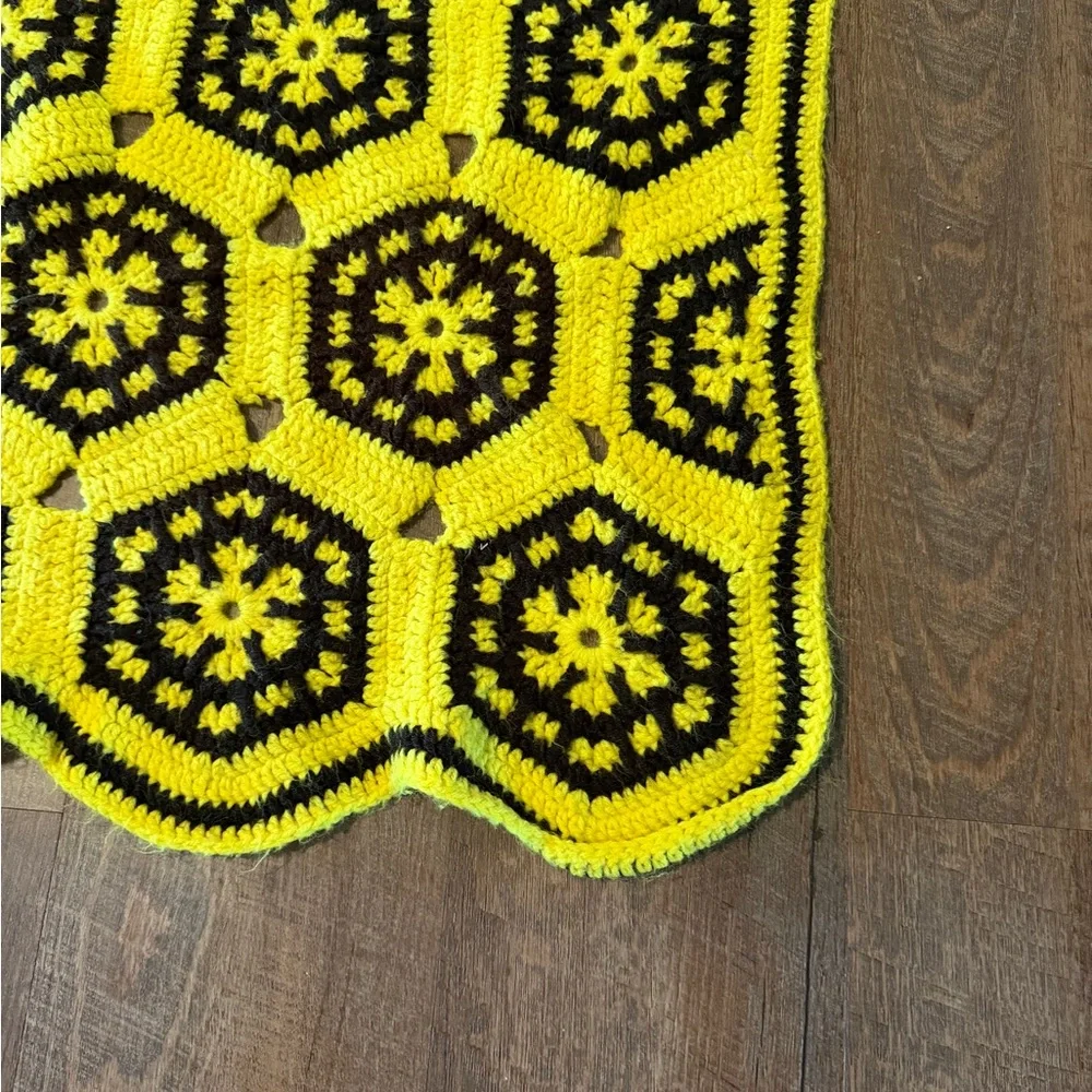 Vintage large honeycomb afghan blanket yellow dark brown 6.4x4’ hand crochet 70s